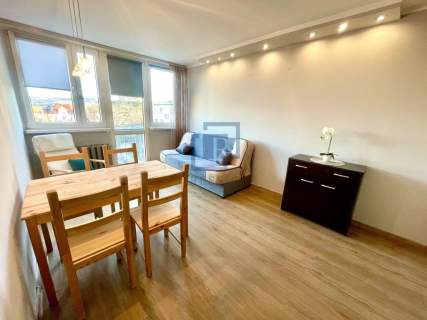 2 pokoje Balkon 2 piwnice Osobna kuchnia