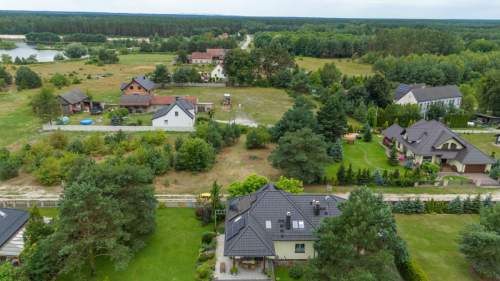 Działka budowlana Myślina 911m2