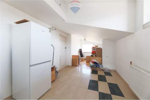 Budynek usługowo-mieszkalny 760m2 garaż
