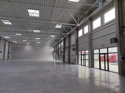 Magazyn biuro brama witryna 210-800m2