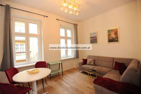 Ekstra apartament przy Rynku z widokiem na Odrę.