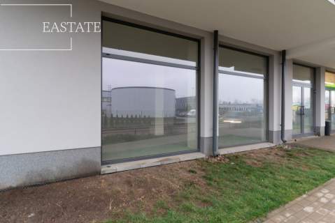 Duże witryny, pozwolenie na alkohol, nowe osiedle