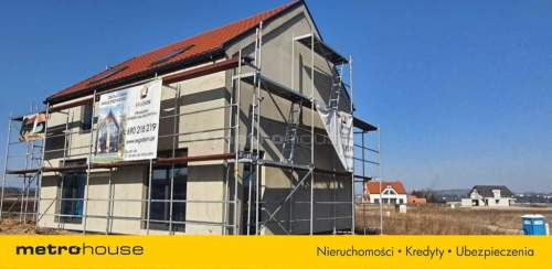--Dom w zabudowie bliźniaczej   Marina Ryn Park,