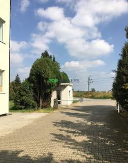 Przestronny budynek na biuro, do własnej aranżacji