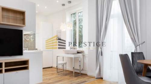 Klimatyczny 3 pokojowy apartament z historią