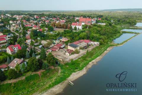 Działka z budynkami pod inwestycję nad Wisłą 