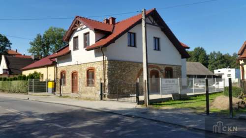 BUDYNEK USŁUGOWY / MIESZKALNY
