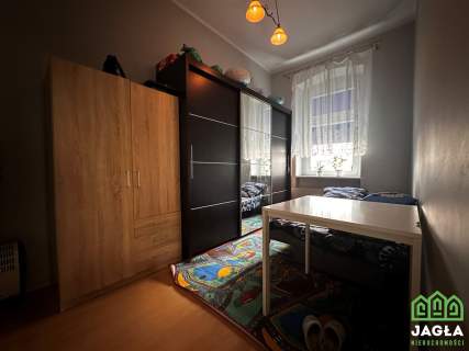 3 pokoje na parterze kamienicy z pięknym patio