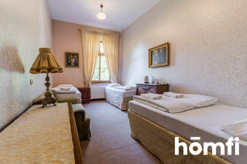 Wyjątkowy pałac hotel z dwoma stawami