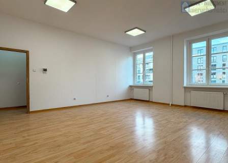 Biura 20-140m2 c.o w cenie Karolinki parking