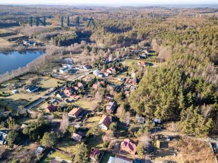 Obszerna działka rekreacyjno-leśna