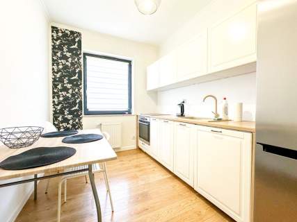 3 POK KUCHNIA DLA RODZINY BALKON UKR ENG