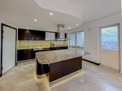Luksusowy Apartament w Prestiżowej Lokalizacji