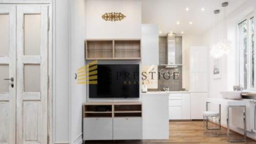 Klimatyczny 3 pokojowy apartament z historią