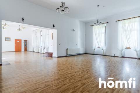 Wyjątkowy pałac hotel z dwoma stawami