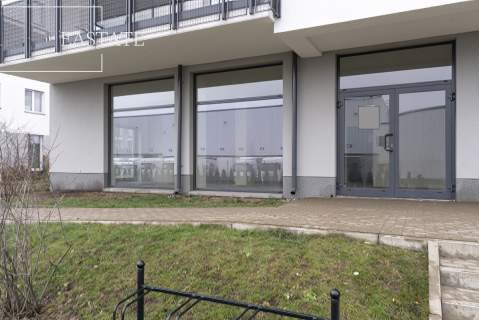 Duże witryny, pozwolenie na alkohol, nowe osiedle