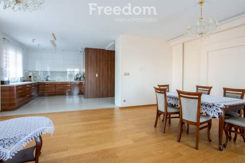 Apartament z trzema balkonami i garażem podziemnym