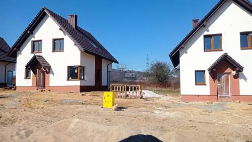 Dom wolnostąjący, 4 pok., 4 ar działka- Pisary