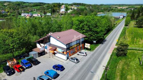BUDYNEK HANDLOWY Z DWOMA WYNAJMOWANYMI LOKALAMI ŚWIĘCANY, GM....