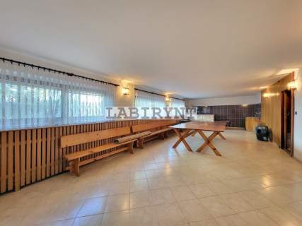 Dom 215m2 warsztat blacharsko-lakierniczy 219m2