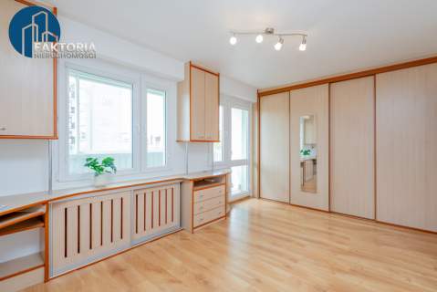 3-pokojowe na Nowym Mieście, z oddzielną kuchnią