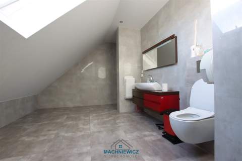 Biuro na sprzedaż, 500 m2, Stryków