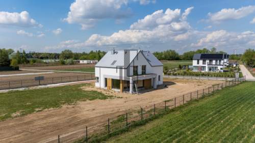 221 m2 powierzchni użytkowej/ Działka 1500 m2
