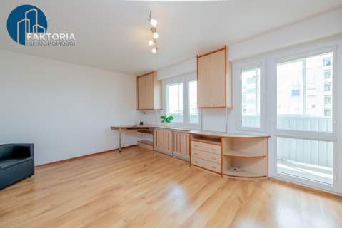 3-pokojowe na Nowym Mieście, z oddzielną kuchnią