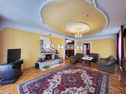 Dom 215m2 warsztat blacharsko-lakierniczy 219m2