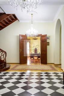 Zabytkowy pałac na sprzedaż 25 ha, prywatny park okolice W