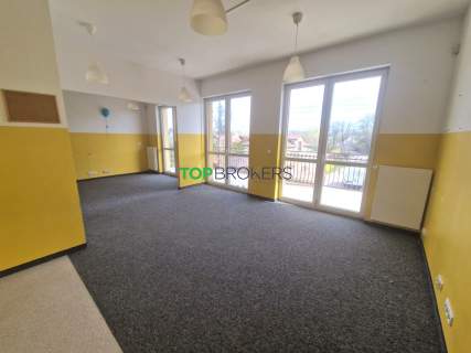 Przestronny dom z windą na przedszkole, dom opieki