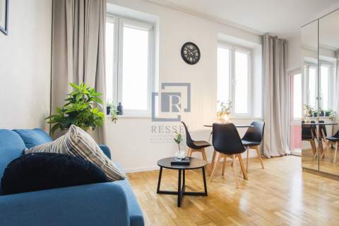 Nowoczesna kawalerka po remoncie Balkon Borek
