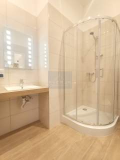 Lokal biurowy z balkonem w Centrum 