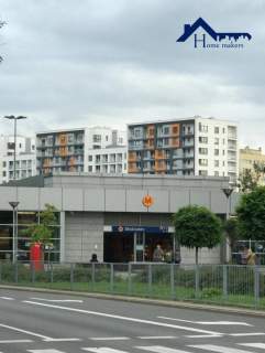 Blisko stacji Metra Słodowiec/Bielany/h 280