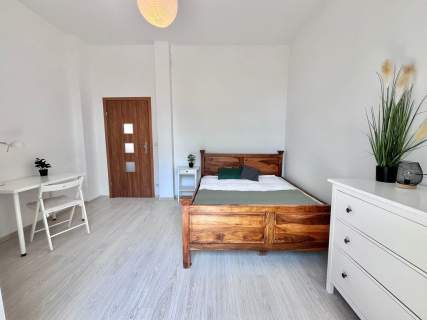 Rezerwacja 4 pokoje w centrum