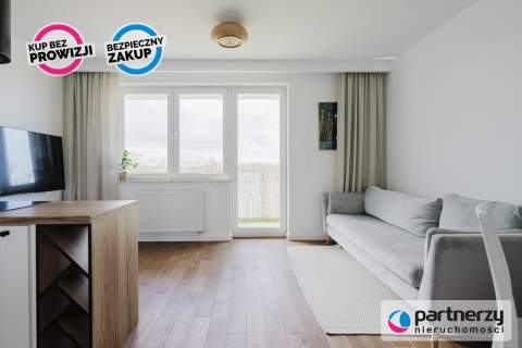 Jak nowe Wysoki standard duży balkon widok