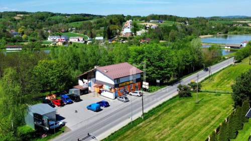BUDYNEK HANDLOWY Z DWOMA WYNAJMOWANYMI LOKALAMI ŚWIĘCANY, GM....