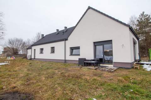 Nowy dom parterowy z działka 1250m2 w Lublińcu