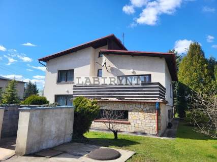 Dom 215m2 warsztat blacharsko-lakierniczy 219m2
