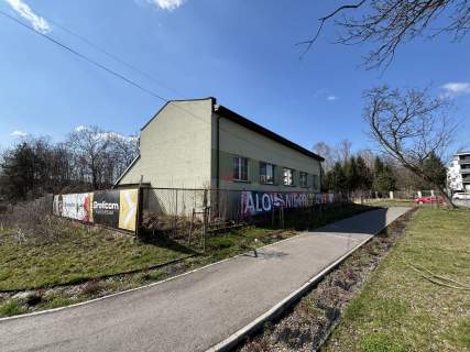 Dwa budynki w centrum Starachowic