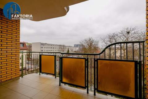 2-pokoje na 2 piętrze w kamienicy na Bojarach