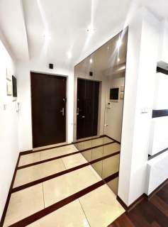 Słoneczny apartament z 2 miejscami parkingowymi