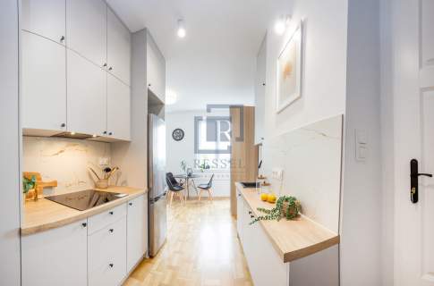 Nowoczesna kawalerka po remoncie Balkon Borek