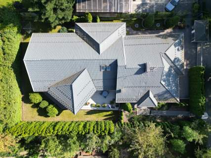 Wyjątkowy dom parterowy naprzeciwko parku 3 Maja