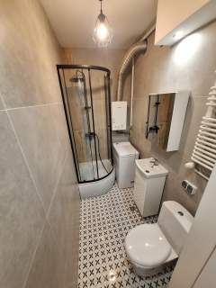 Kawalerka po remoncie balkon, parking, klimatyzacja