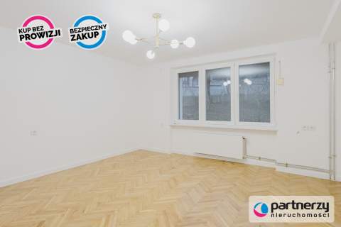 2 pokoje z oddzielną kuchnią i garażem wolnostojąc
