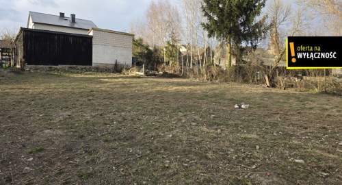 Działka w Iwaniskach obok rynku
