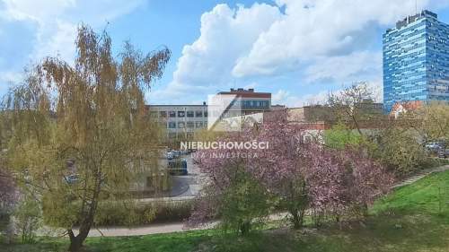 Przestronne mieszkanie w kamienicy 67 mkw 3 pokoje