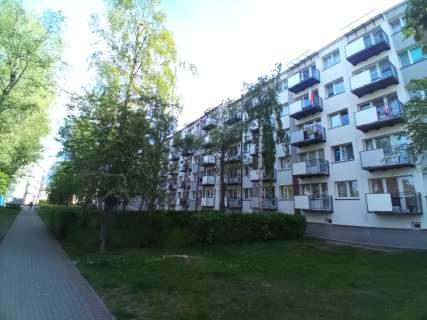 Zadbane, umeblowane mieszkanie dwupokojowe z dużym balkonem