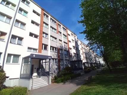 Zadbane, umeblowane mieszkanie dwupokojowe z dużym balkonem